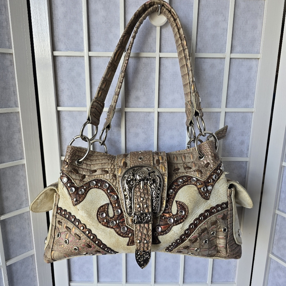 Elegant Brown and Cream Shoulder Bag